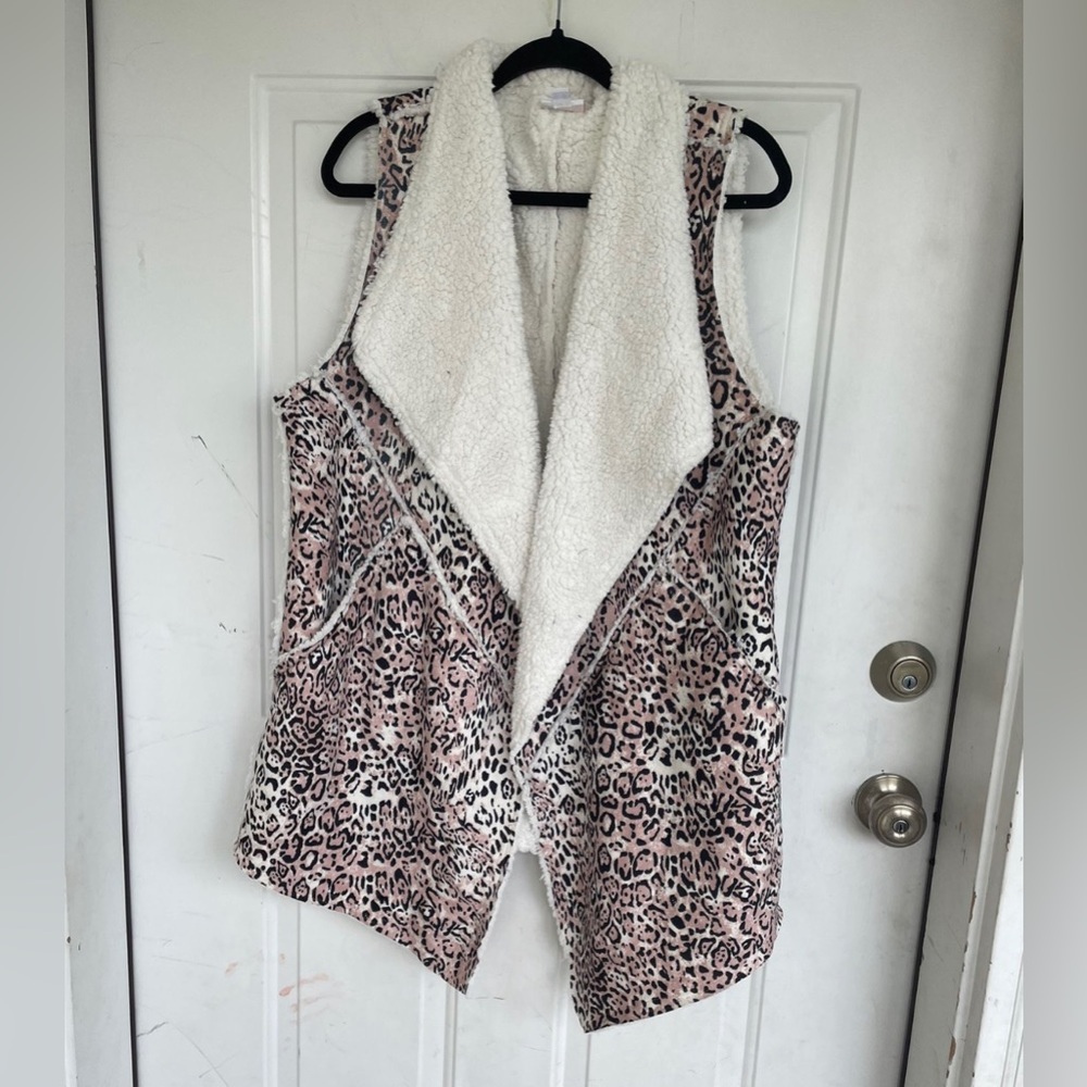 Lulaore Marlow Vest Leopard Print Sherpa Lined Soft Fluffy Cozy Vest size L